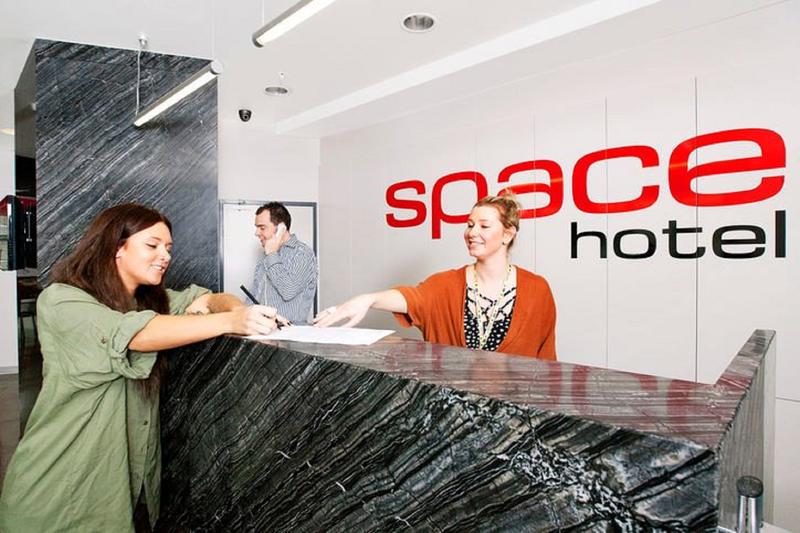 Space Hotel Aussie Backpacker Backpacking in Australia & Around The